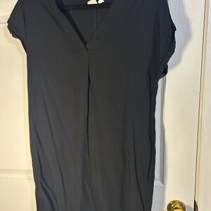 GAP Black Dress with‎ V-Neck